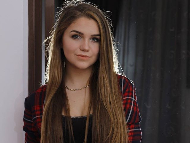 Petitie lansata de brasoveni, dupa moartea Ariadnei, fata de 16 ani, lovita pe "zebra". Mesajele sfasietoare ale prietenilor