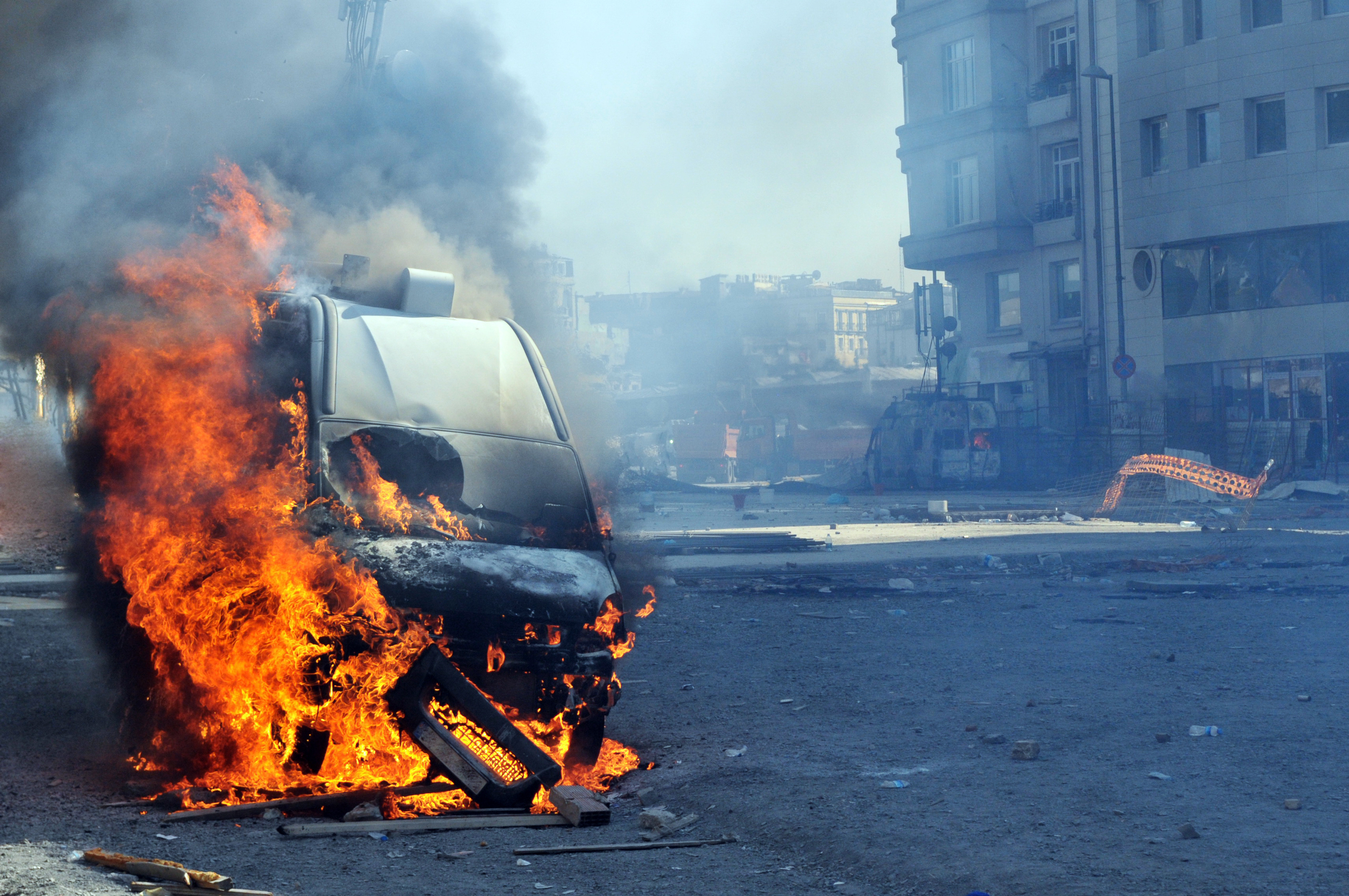 120 de victime, morti si raniti, dupa ce o masina-capcana a explodat in Irak. "Este cel mai mare atentat de pana acum"