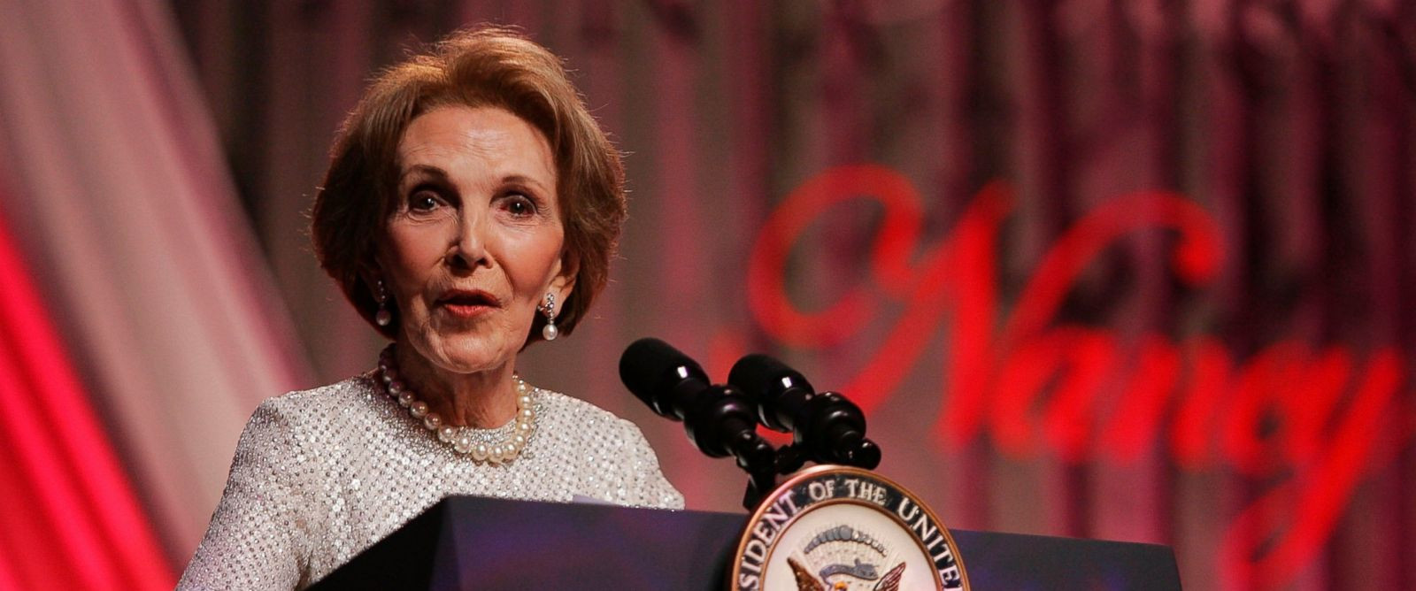 Nancy Reagan, sotia fostului presedinte american Ronald Reagan, a murit la 94 de ani