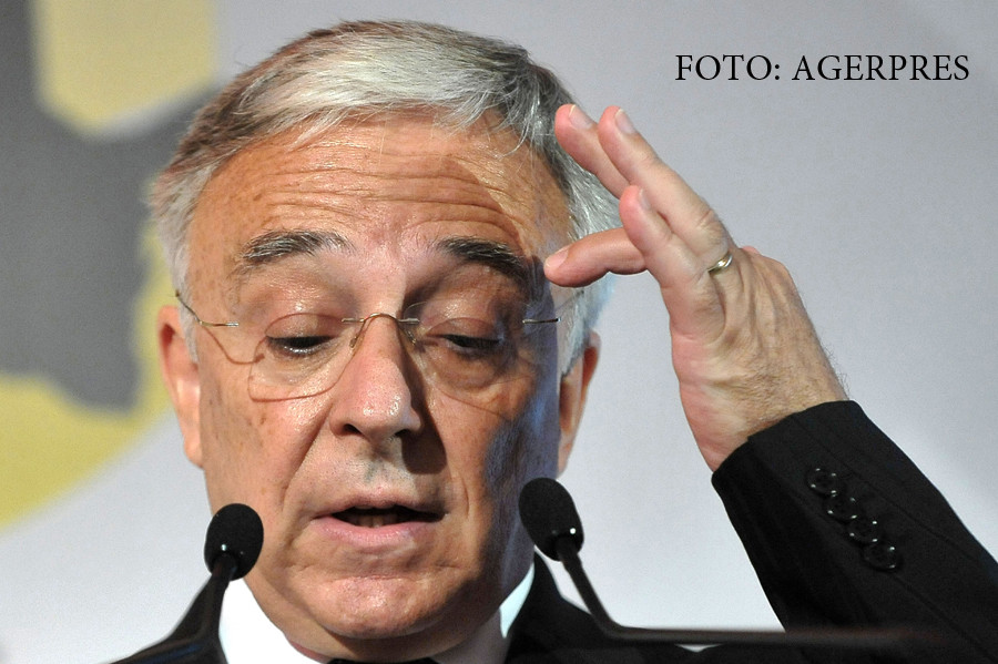 Isarescu: Romanii au depus peste 3.900 de notificari la banci pe Legea darii in plata, pentru credite de 1,1 miliarde lei