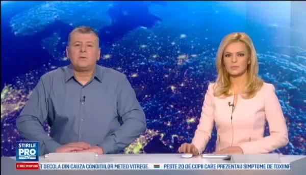 Panica intr-un targ de legume si fructe din Dambovita. Un microbuz plin cu marfa a luat foc