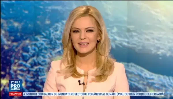 Creatii ultra-feministe si excentrice prezentate de Elie Saab, Nina Ricci si Vivienne Westwood, la Saptamana modei, la Paris