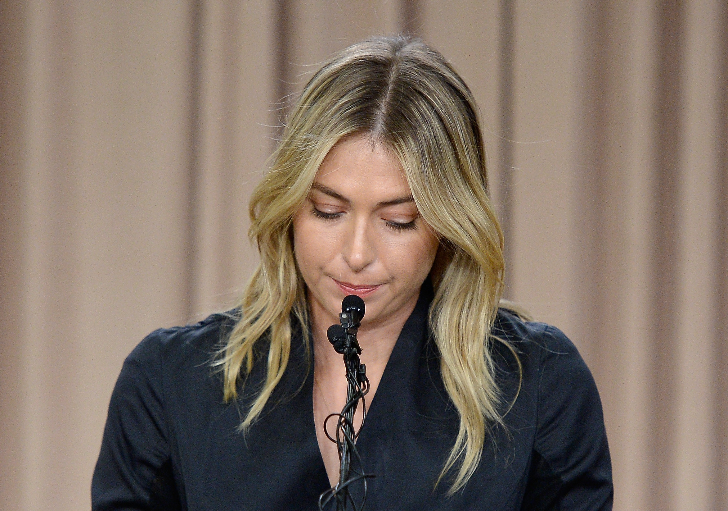 Soc in lumea tenisului: Sharapova a recunoscut ca a fost depistata pozitiv. Dezastrul inregistrat pe plan financiar in primele nici 24 de ore