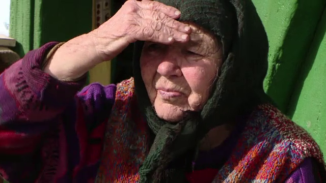 La 92 de ani, o batrana din Iasi a ramas fara economiile de o viata. Schema prin care doi hoti au inselat-o