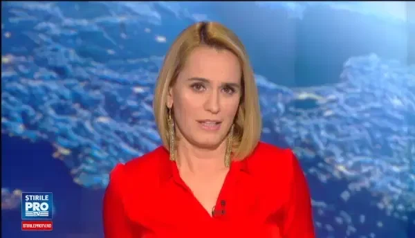 Premierul Canadei face din nou furori, dupa ce s-a pozat tinand in brate doi ursi panda nou-nascuti