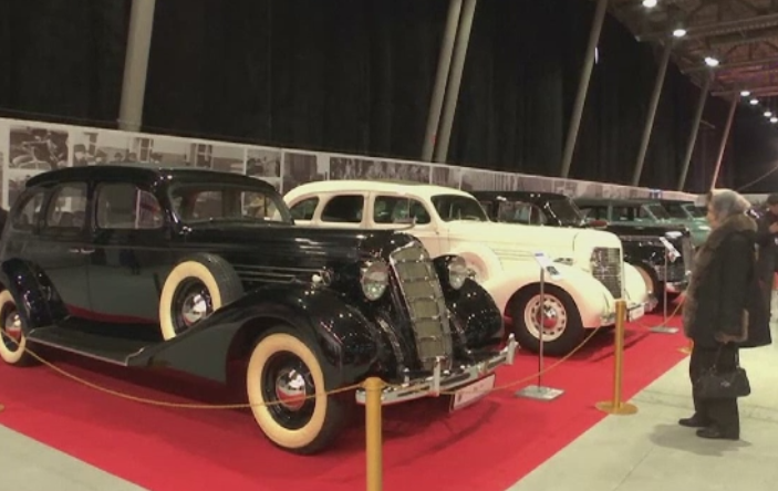 Expozitie deosebita in Moscova, cu vehicule rare folosite de fosti lideri rusi. Cum arata limuzina lui Vladimir Putin
