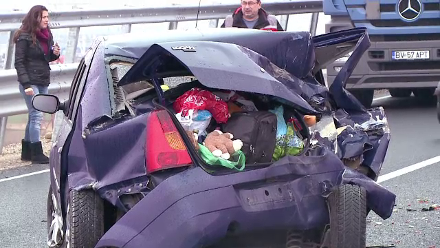 Accident grav, cu un mort si trei raniti pe centura Brasovului. Masina in care se aflau a fost lovita din spate de o duba