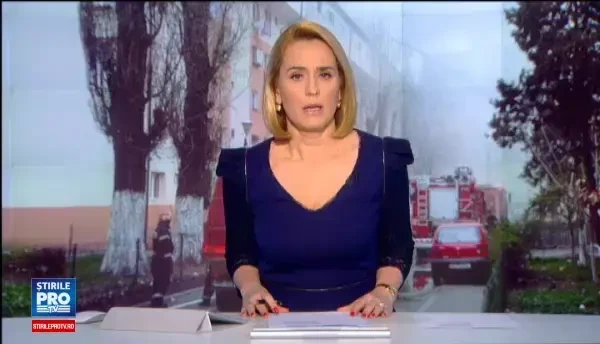 11 ore a durat pana cand pompierii au stins incendiul de la mansarda unui bloc din Capitala. 5 persoane au ajuns la spital