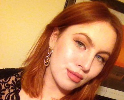 S-au cunoscut pe Tinder, dar el i-a cerut numarul celeilalte fete din poza de profil. Care a fost raspunsul tinerei