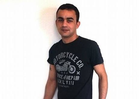 S-a intors din Anglia sa-si ia iubita cu el, dar cand a ajuns acasa a fost devastat. Ce a aflat l-a facut sa-si ia viata