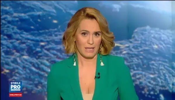 Dineu la Casa Alba intre premierul Canadei si familia Obama. Prima doamna a Canadei a purtat o creatie a unui designer roman