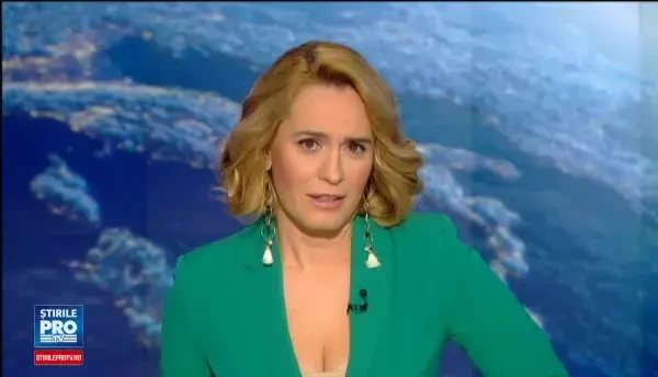 Infractorul sexy a fost eliberat din inchisoare si isi incepe cariera de model. Incepe o noua viata pentru mine