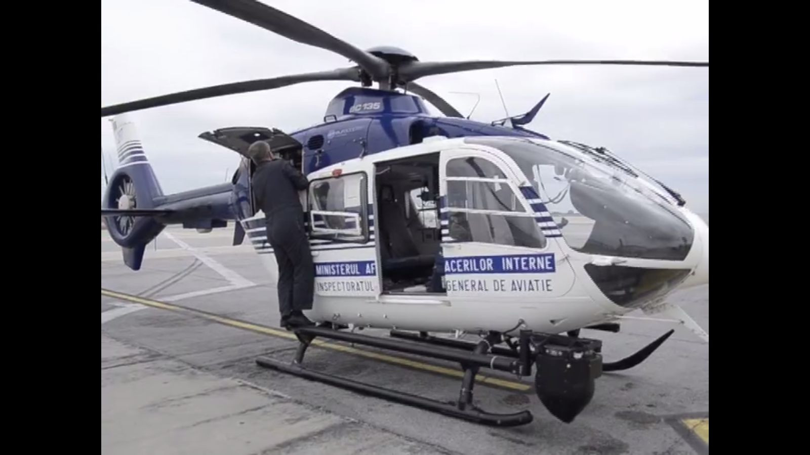 Romania va trimite un elicopter al MAI in Grecia, pentru a ajuta la combaterea migratiei ilegale si a criminalitatii