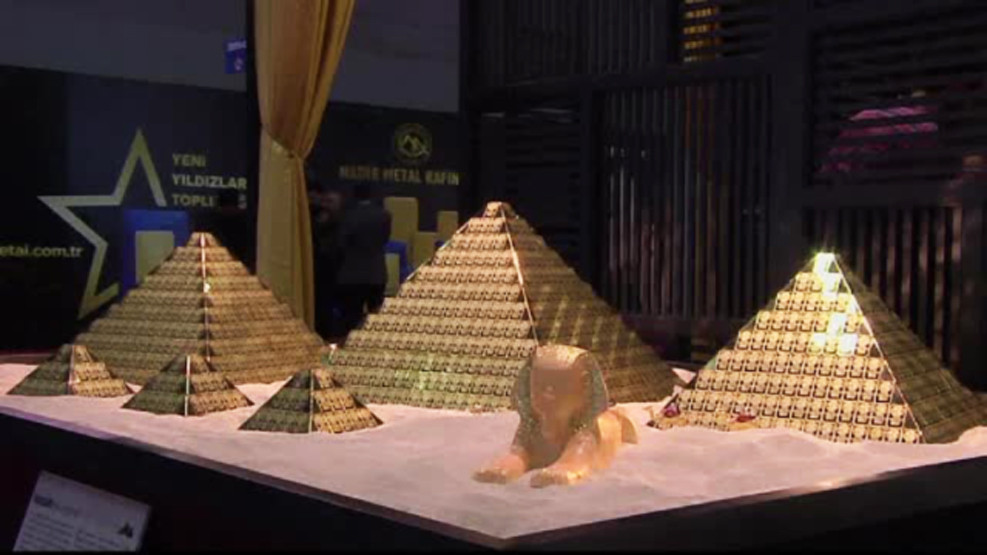 Bijutierii turci, saraciti de racirea relatiilor cu Rusia. Nimeni nu le cumpara piramidele din aur de 150 de kilograme