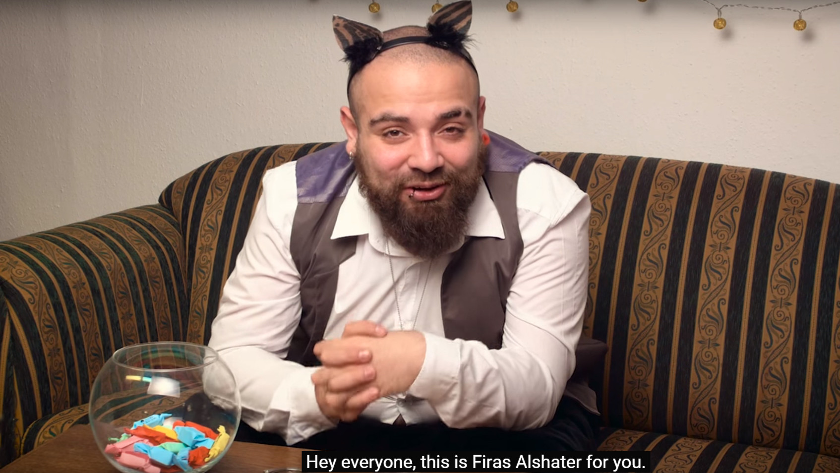 Un refugiat sirian a devenit vedeta pe YouTube. "Daca te straduiesti destul de tare, poti sa urasti orice"