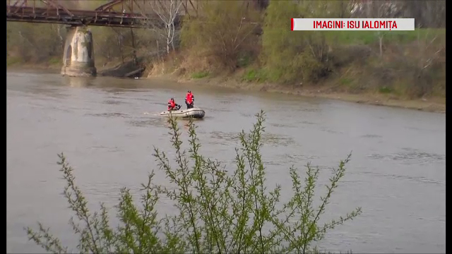 Cautari disperate pe Ialomita. Ce s-a intamplat cu un tanar care a vrut sa traverseze raul cu o pluta improvizata