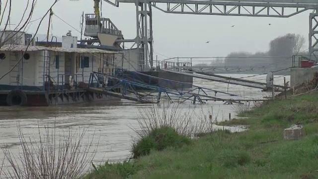 Cod portocaliu de inundatii din cauza debitului crescut al Dunarii si restrictii pentru nave. Care sunt zonele afectate