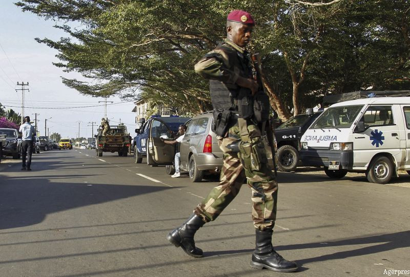 Atacul din Coasta de Fildes, revendicat de gruparea Al-Qaida din Maghrebul Islamic. Un francez si un german, printre victime