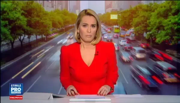 Politia Capitalei il cauta pe barbatul filmat in timp ce isi batea iubita in masina. Femeia a refuzat sa depuna plangere