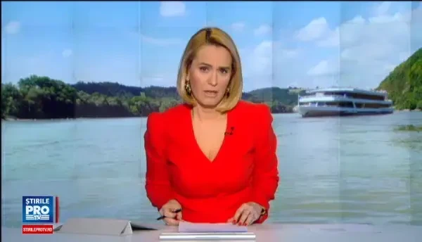 Vantul puternic a provocat pagube in toata tara. O femeie din Arad a fost ranita de un panou publicitar doborat de o rafala