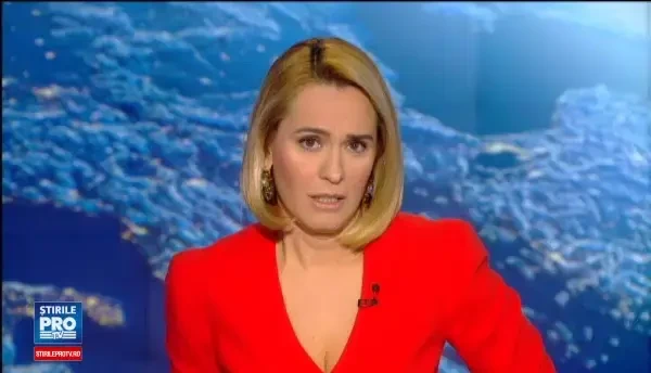 Garsoniera groazei din Bucuresti. O batrana a locuit ani de zile alaturi de 29 de pisici pana cand vecinii au cerut ajutor