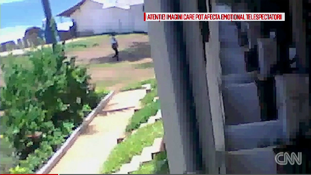 Primele imagini din timpul atacului de la hotelul din Coasta de Fildes. Camera de supraveghere i-a surprins pe teroristi