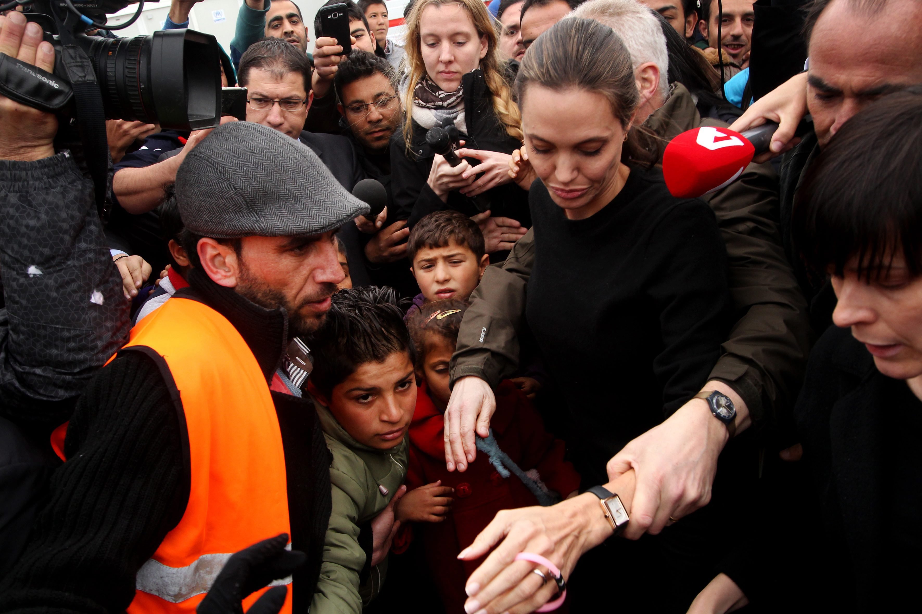 Angelina Jolie, Grecia
