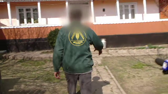 Un adolescent si bunica lui, injunghiati in Iasi de un barbat mascat. Rudele banuiesc ca ar fi vorba de o razbunare