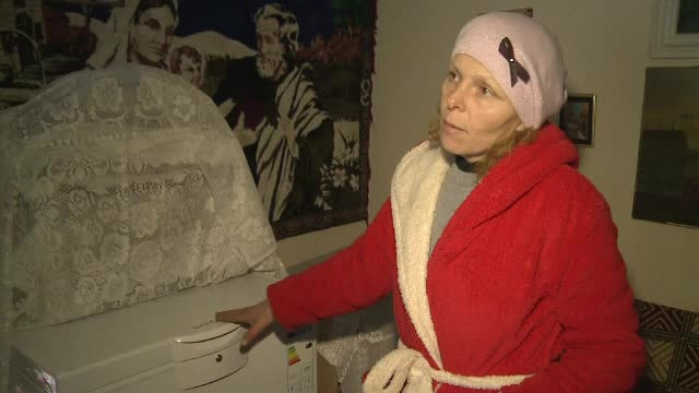 Cine sunt romancele care si-au luat electrocasnice din banii primiti pentru a scapa de sotii violenti