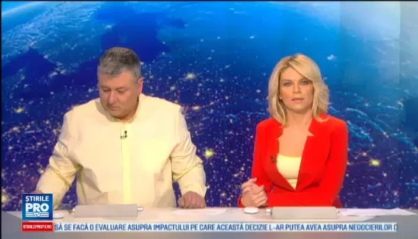 Secretul din spatele mesei pe care ard teancuri de EURO. Ce ascunde designul prezentat la targul din Emiratele Arabe Unite