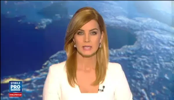 O bucata de zid dintr-o cladire aflata in reparatii s-a prabusit peste trecatori, in Brasov. Doua persoane au fost ranite