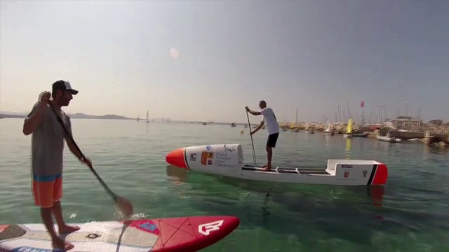 Planul nebunesc al unui pompier francez. Cum arata placa plutitoare cu care vrea sa parcurga 5.000 de km in Atlantic