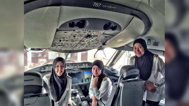 Au pilotat un avion de pasageri pana in Arabia Saudita, dar nu au avut voie sa conduca pana la hotel