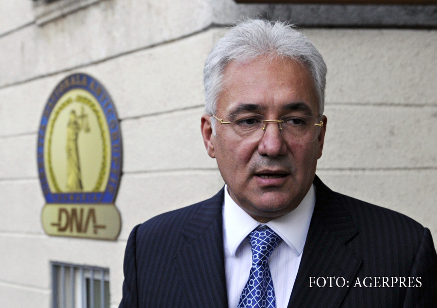 Fostul ministru Adriean Videanu a fost inculpat in dosarul Romgaz-Interagro. ''Nimic nou nu s-a intamplat"