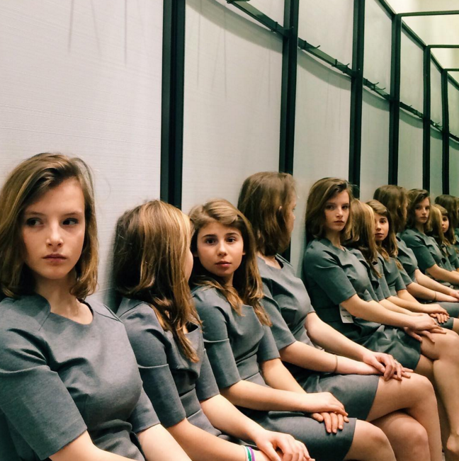 Cate persoane sunt in aceasta fotografie? Intrebarea la care putini au reusit sa ghiceasca raspunsul corect