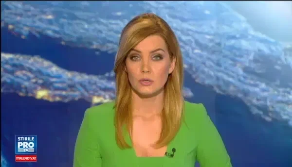 Accident filmat in Caras Severin. Ce au aflat politistii dupa ce doi tineri au intrat cu masina intr-un stalp