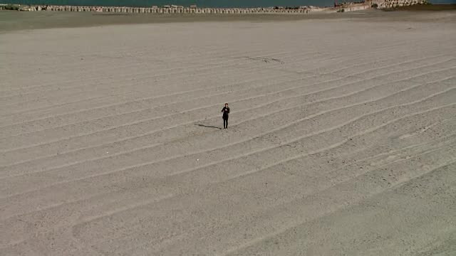 33 de hectare noi de plaja si nicio urma de sezlong. Locurile unde turistii se vor putea aseza cu prosopul in buza apei