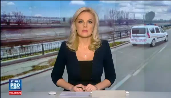 Sosele Romaniei raman o jungla: un politist a fost tarat de masina unui sofer baut. Scena a fost surprinsa de o camera