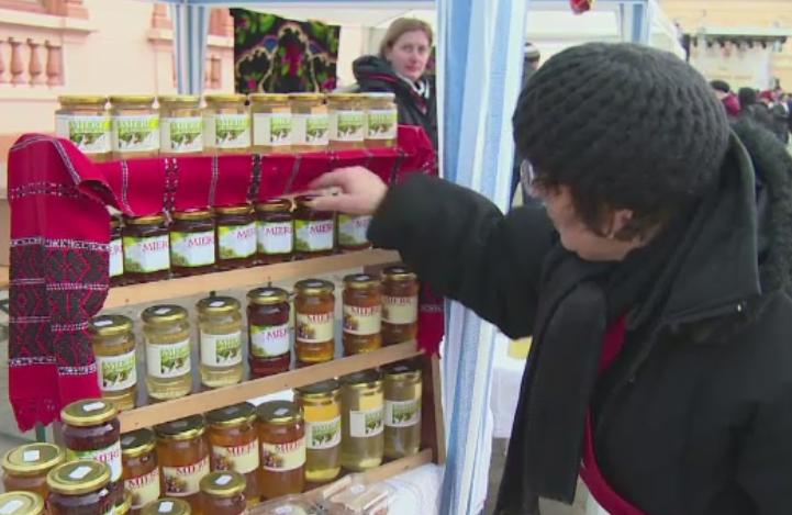 Mierea romaneasca ecologica i-a cucerit pe straini. Cat din productie merge la export anual