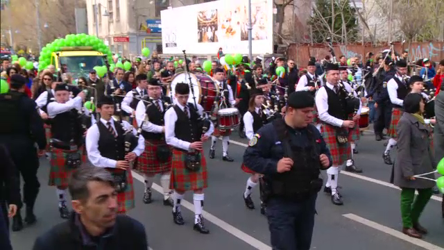 Parada de Sfantul Patrick in centrul Capitalei. Uratori din Botosani si Vrancea, invitatii irlandezilor la manifestari