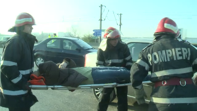 Coada de masini de 10 km pe centura Bucurestiului. Trei persoane au fost ranite dupa un accident