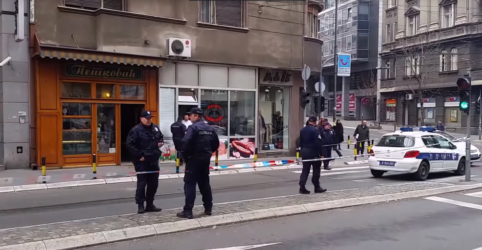 Un barbat s-a aruncat in aer in centrul Belgradului. Ce spun autoritatile despre posibilitatea unui atentat