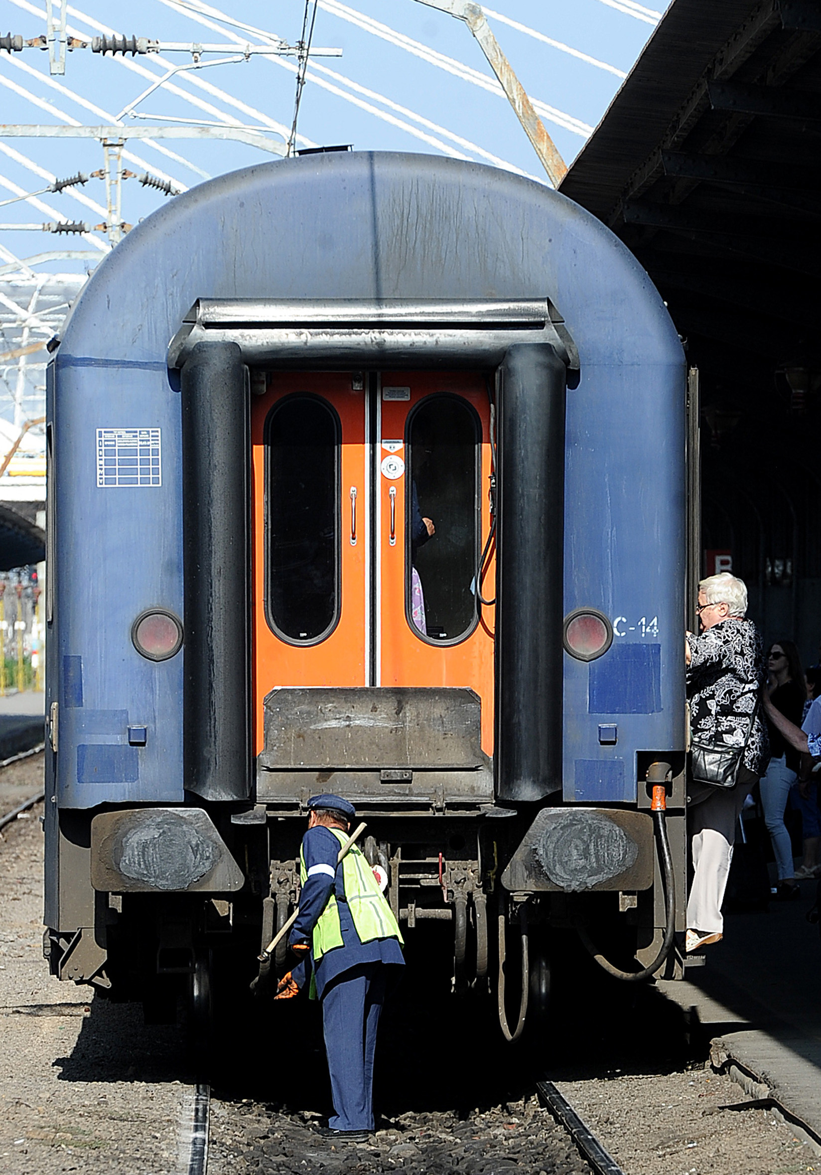 Alerta la Gara din Constanta. Zona a fost evacuata dupa ce s-a descoperit un bagaj suspect in tren
