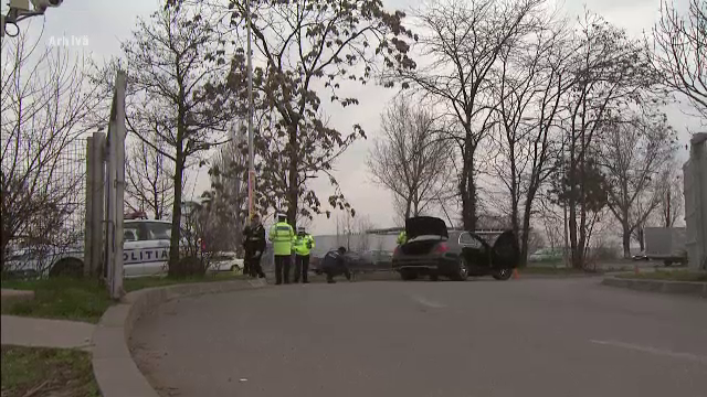 Descoperirea macabra facuta de un trecator, langa Bucuresti. Un cetatean iranian a fost gasit impuscat in masina sotiei sale