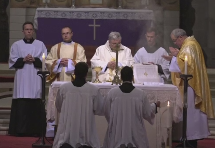 Catolicii din Alba Iulia au sarbatorit Joia Mare printr-o ceremonie impresionanta. "Este o traire deosebita"