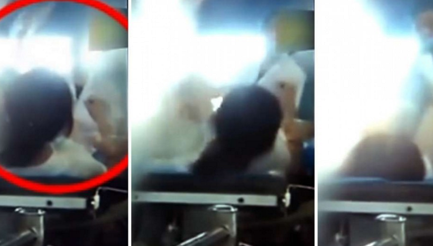 O pacienta a fost batuta pe masa de operatie de o doctorita falsa. Incidentul a fost filmat si a ajuns pe internet. VIDEO