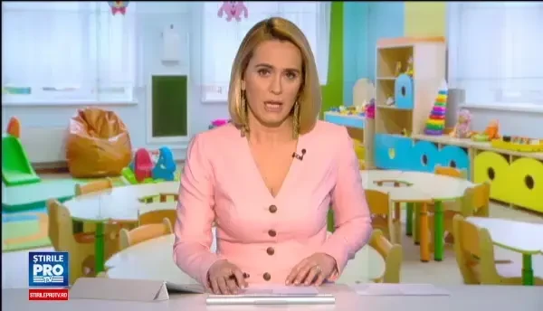 Copii de 3 si 5 ani, loviti si tarati pe hol de directoarea gradinitei private din Capitala. Ce taxa plateau parintii lunar