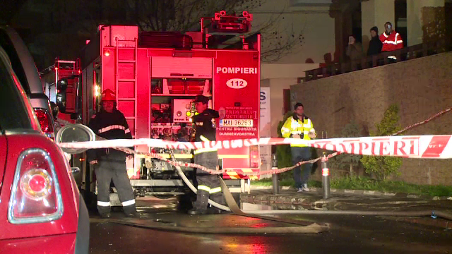 Incendiu violent in nordul Capitalei. Pompierii au intervenit cu opt autospeciale