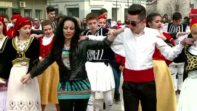 Sarbatoare mare a elenilor, pe litoralul romanesc. "Grecii se distreaza oriunde, indiferent de problemele de zi cu zi"