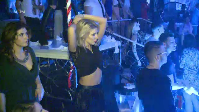 Cum si-au petrecut tinerii cea mai scurta noapte din an: "Deci important e sa te trezesti de dimineata"